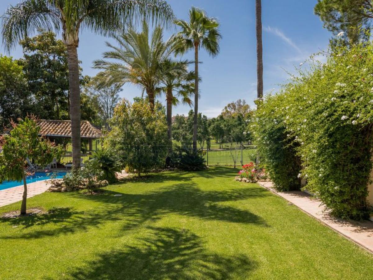 Picture of Villa For Sale in Nueva Andalucia, Malaga, Spain