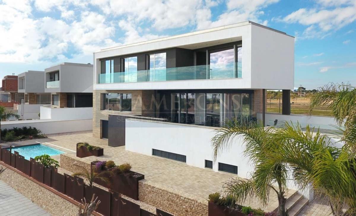 Picture of Villa For Sale in Torre De La Horadada, Alicante, Spain