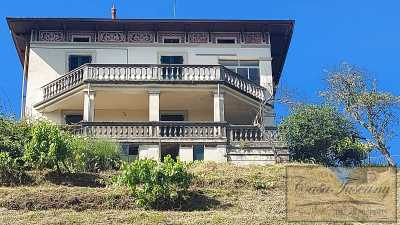 Villa For Sale in Barga, Italy