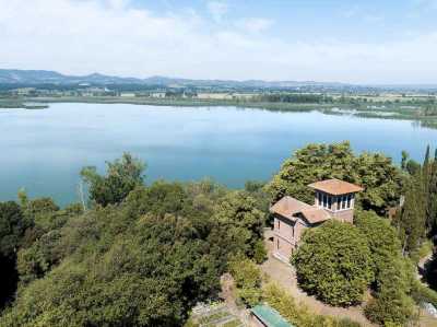Villa For Sale in Castiglione Del Lago, Italy