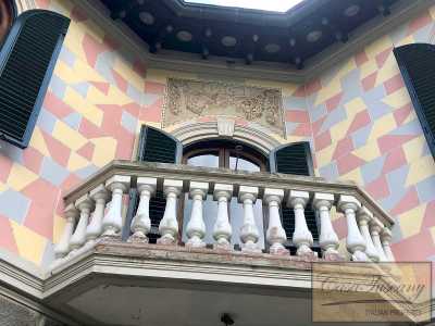 Villa For Sale in Collesalvetti, Italy
