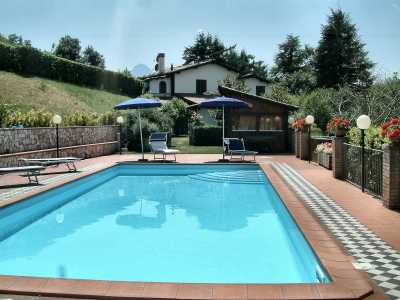 Villa For Sale in Castelnuovo Di Garfagnana, Italy