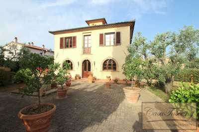 Villa For Sale in Montescudaio, Italy