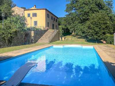 Villa For Sale in Arezzo, Italy