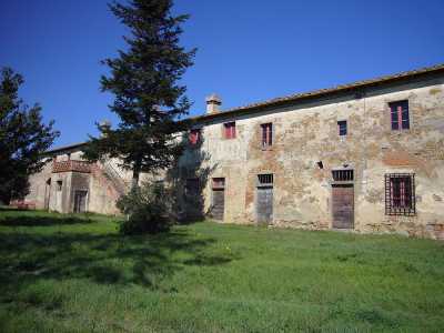 Home For Sale in Castiglion Fiorentino, Italy