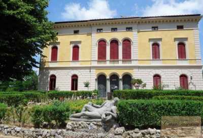 Villa For Sale in Siena, Italy