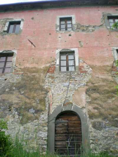 Home For Sale in Castelnuovo Di Garfagnana, Italy
