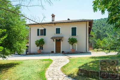 Villa For Sale in Spoleto, Italy