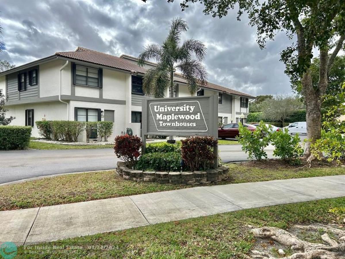 Picture of Condo For Sale in Coral Springs, Florida, United States