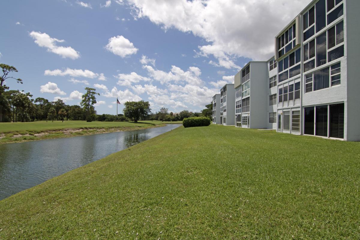 Picture of Condo For Sale in Margate, Florida, United States