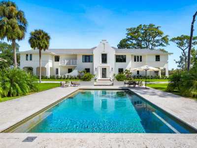 Home For Sale in Bradenton, Florida