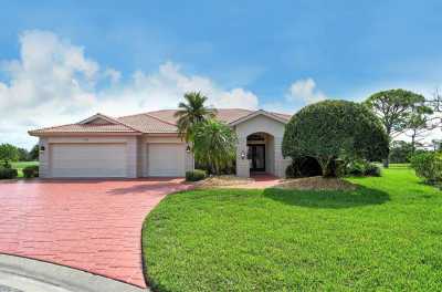Home For Sale in Sarasota, Florida