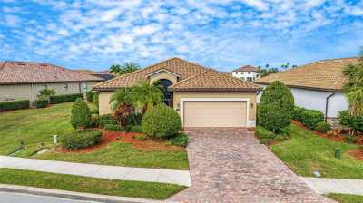 Home For Sale in Bradenton, Florida