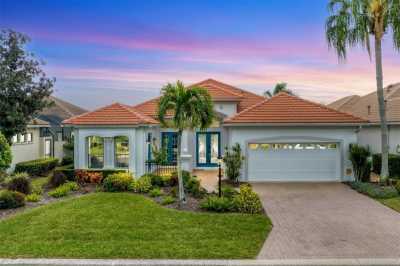 Home For Sale in Lakewood Ranch, Florida