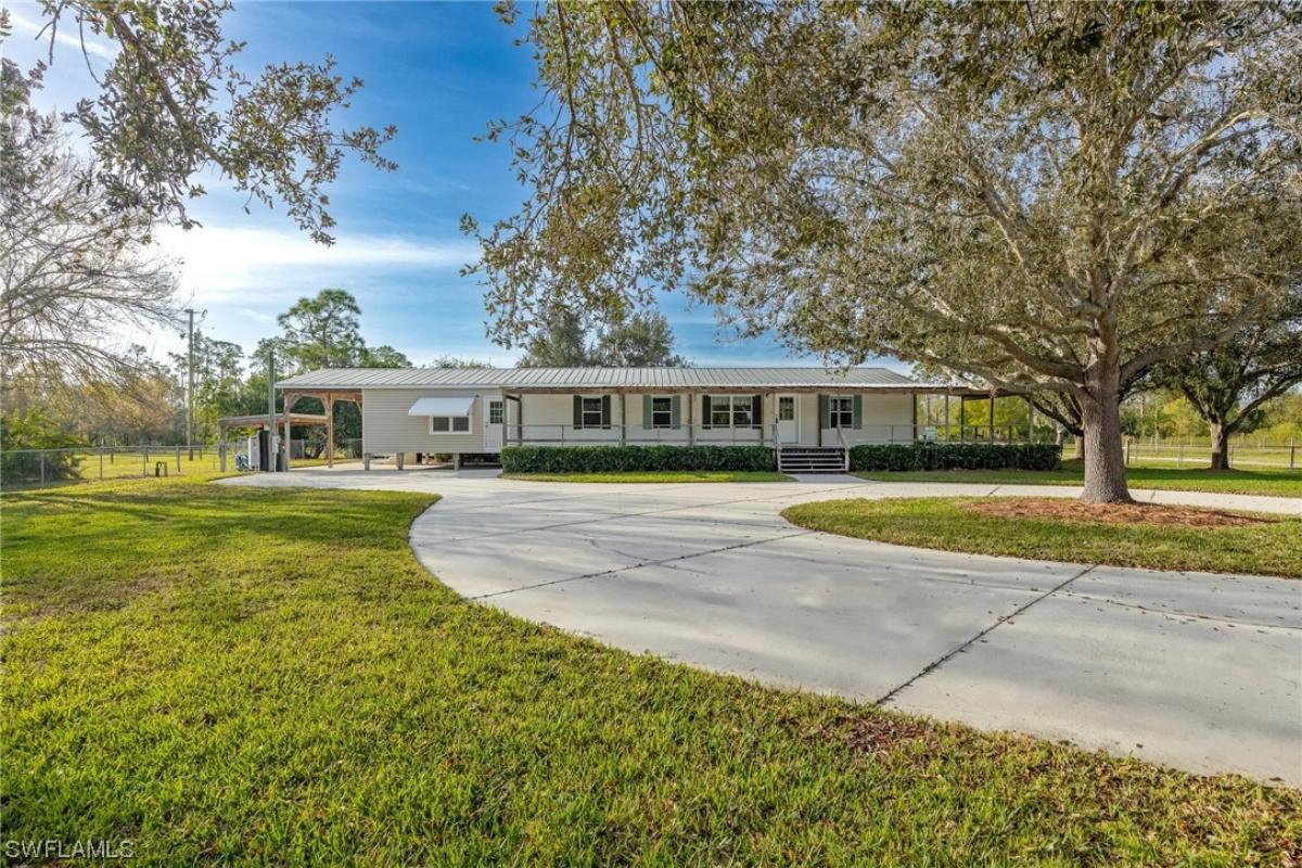 Picture of Mobile Home For Sale in Punta Gorda, Florida, United States