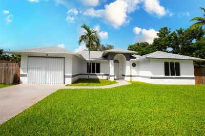 Home For Sale in Pinecrest, Florida