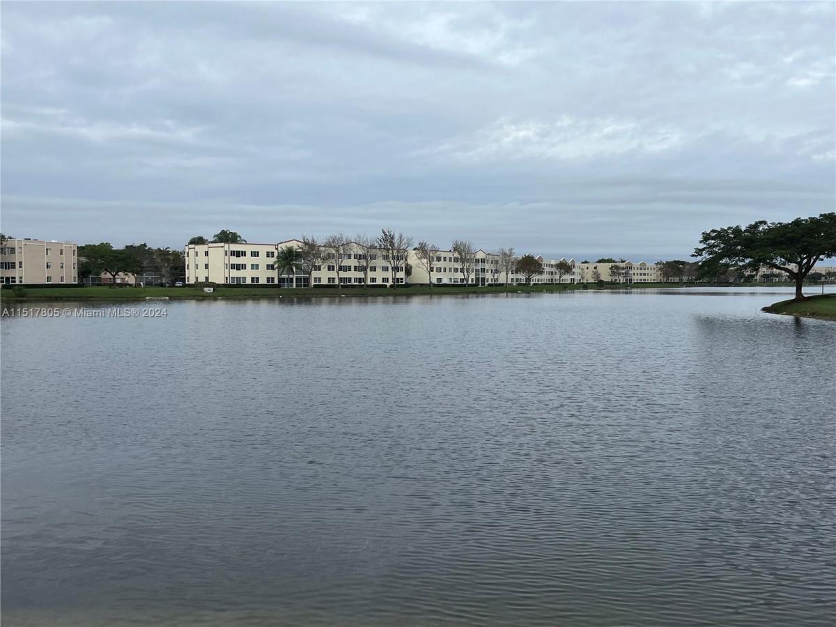 Picture of Condo For Sale in Tamarac, Florida, United States