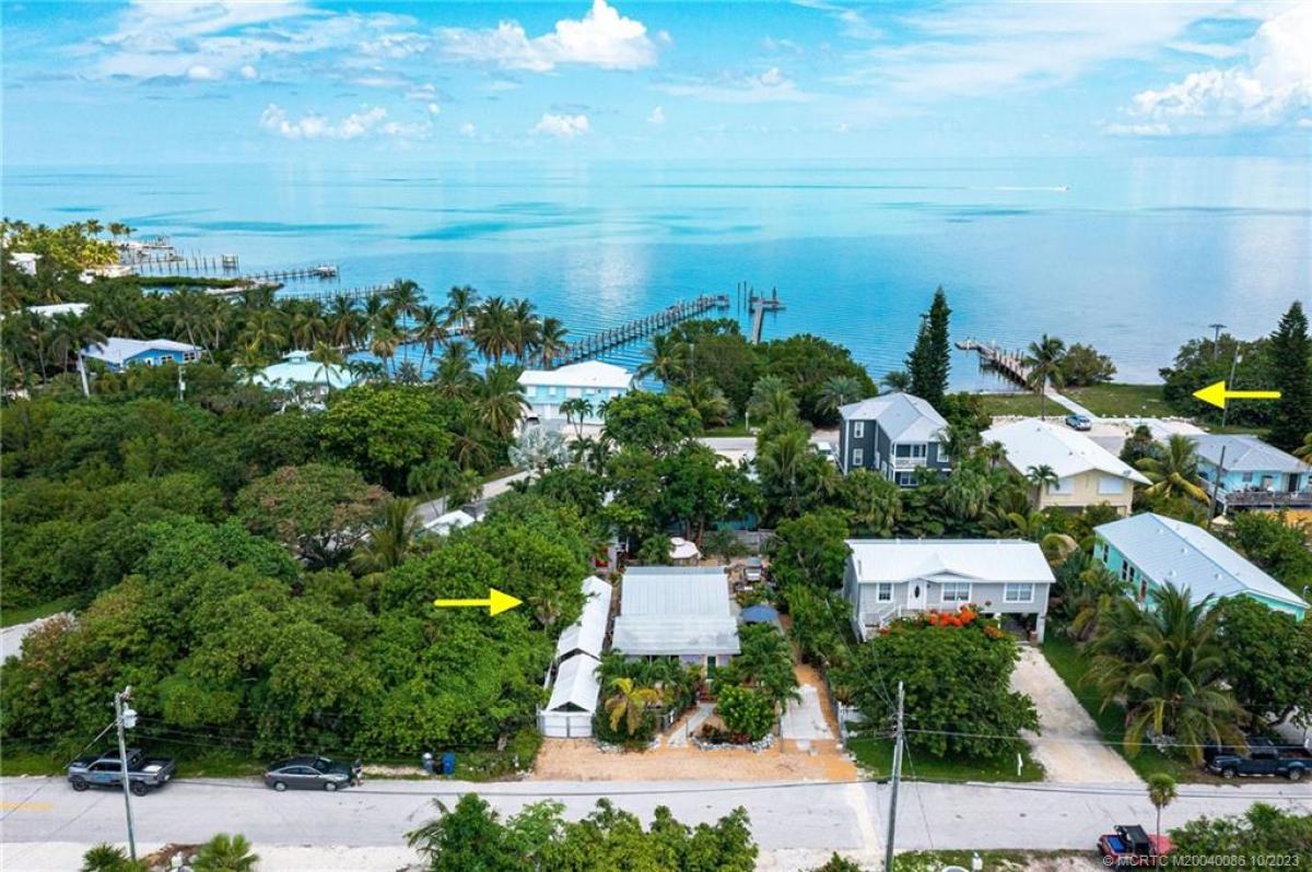 Picture of Home For Sale in Grassy Key, Florida, United States
