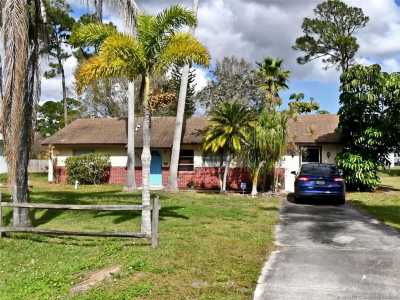 Home For Sale in Fort Pierce, Florida