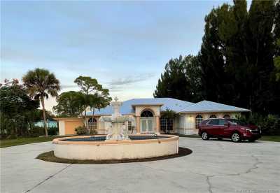Home For Sale in Palm City, Florida