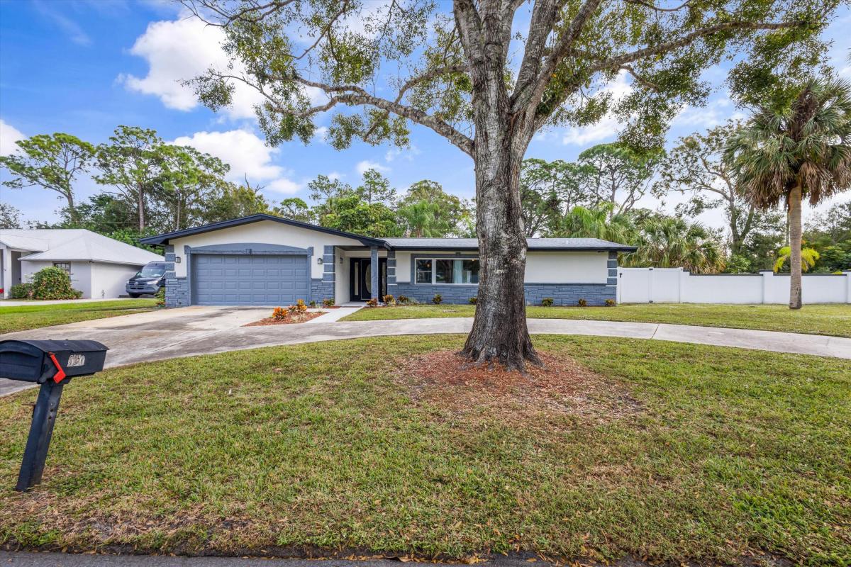 Picture of Home For Sale in Melbourne, Florida, United States