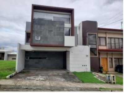 Home For Sale in Heredia, Costa Rica