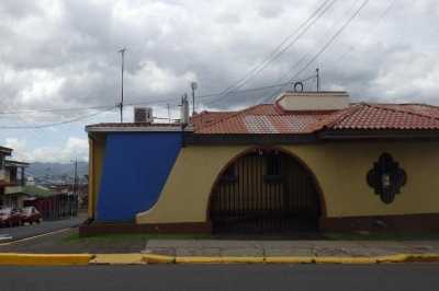 Home For Sale in Heredia, Costa Rica