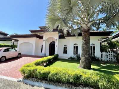 Home For Sale in Parrita, Costa Rica