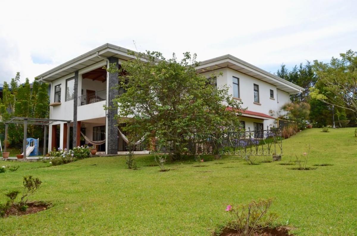 Picture of Home For Sale in San Isidro, Heredia, Costa Rica