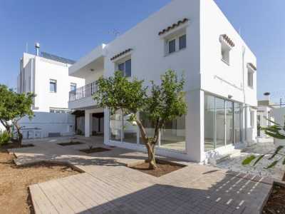 Home For Sale in Aradippou, Cyprus