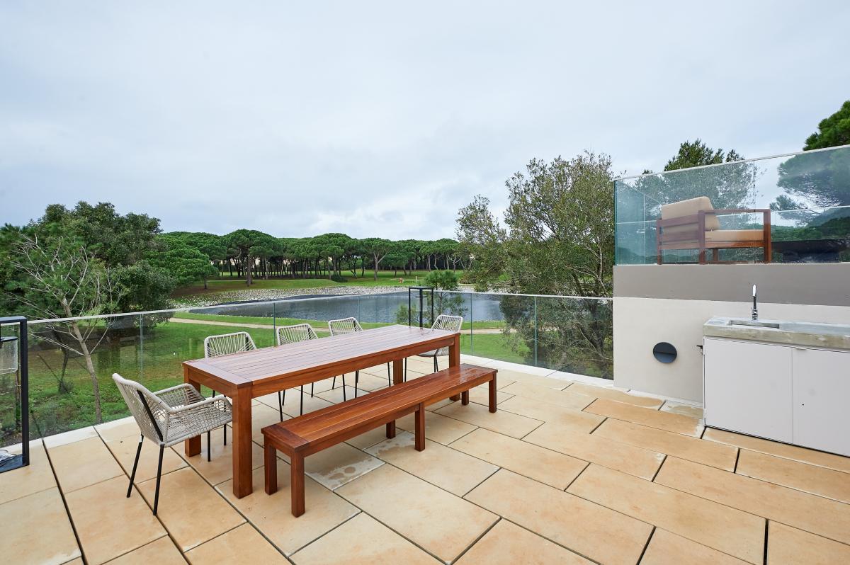 Picture of Condo For Sale in Cascais, Estremadura, Portugal