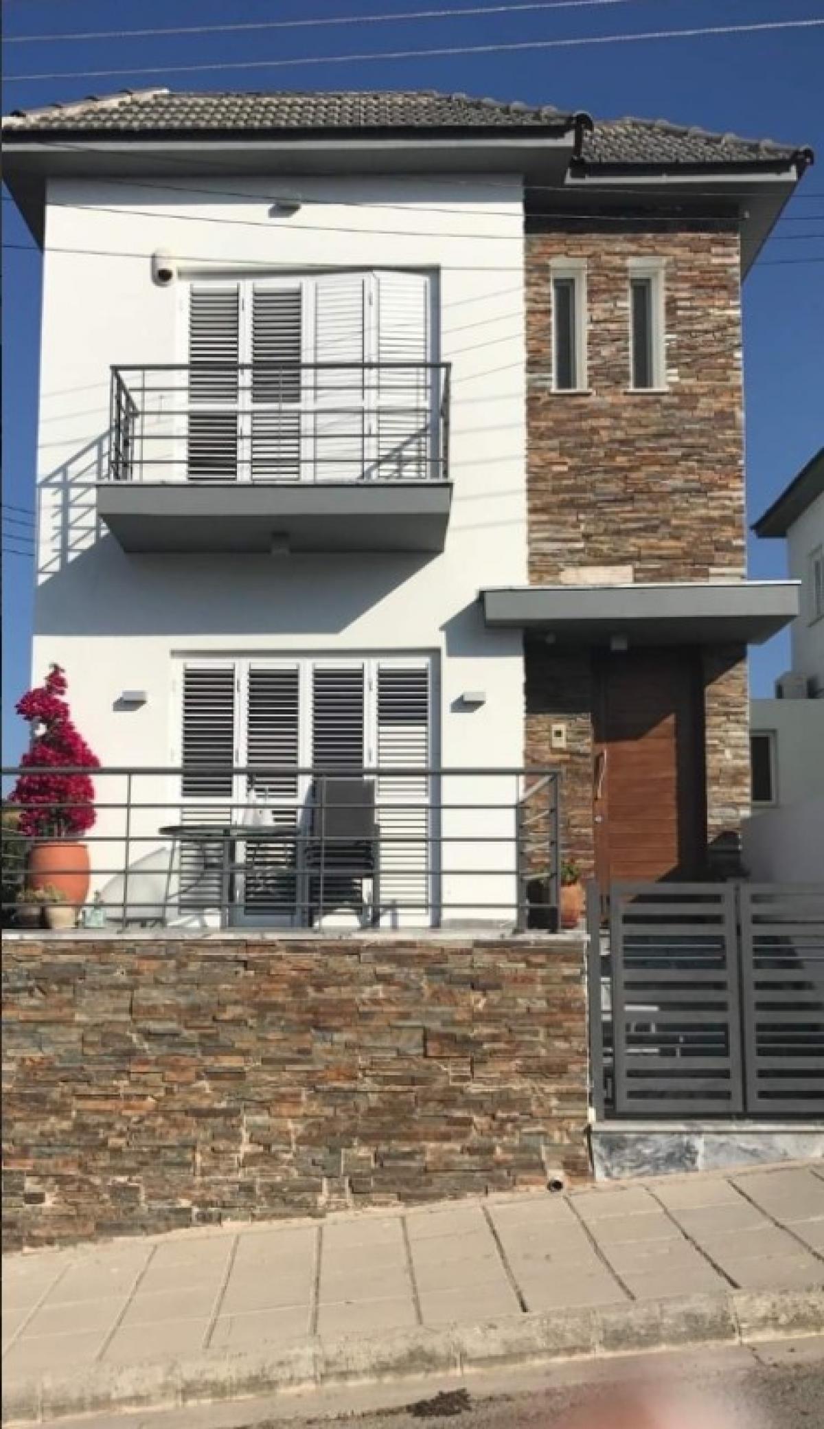 Picture of Home For Sale in Kolossi, Limassol, Cyprus