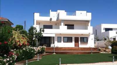 Home For Rent in Zygi, Cyprus