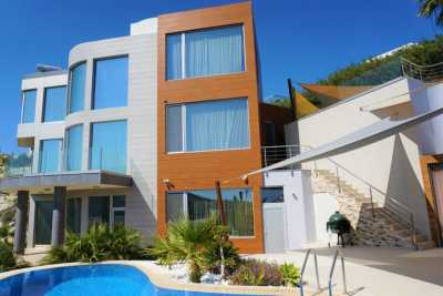 Home For Sale in Agios Tychonas, Cyprus