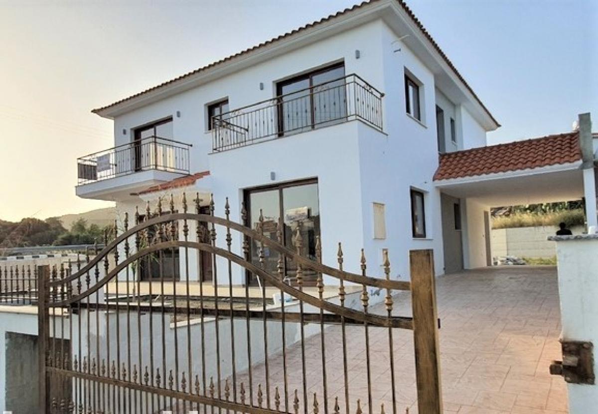 Picture of Home For Sale in Eptagoneia, Limassol, Cyprus