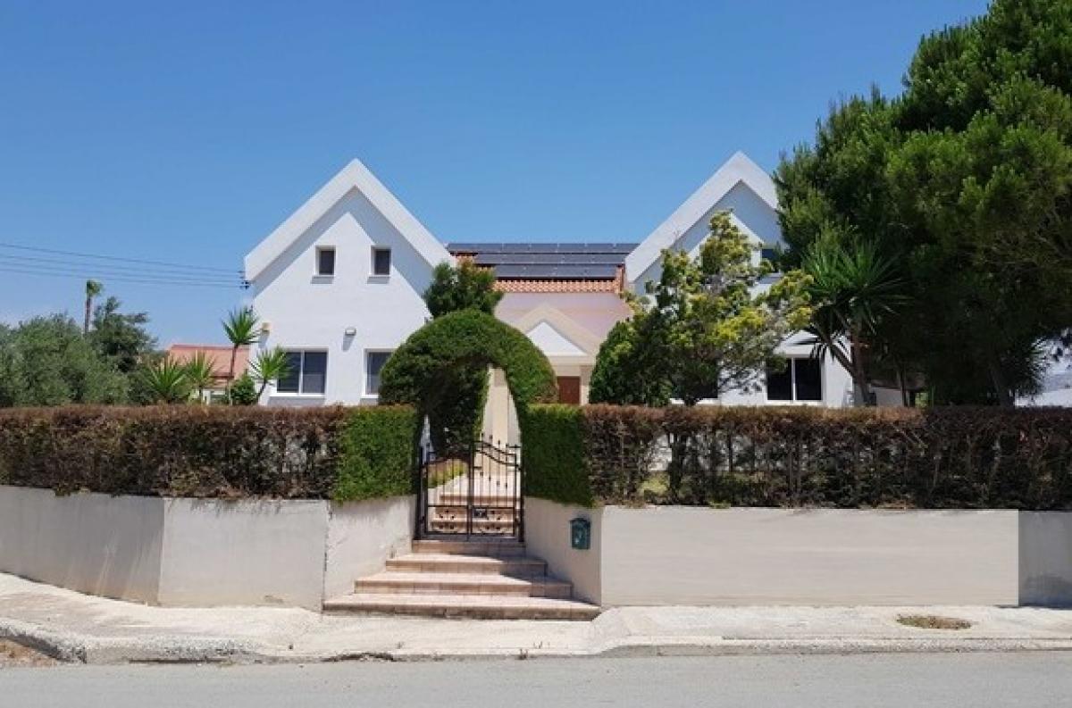 Picture of Home For Sale in Pentakomo, Limassol, Cyprus
