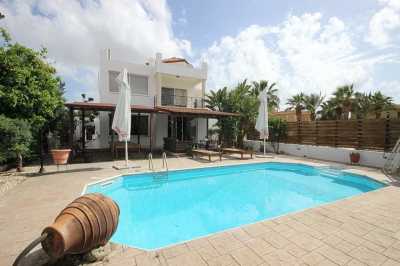Home For Sale in Kato Paphos - Universal, Cyprus
