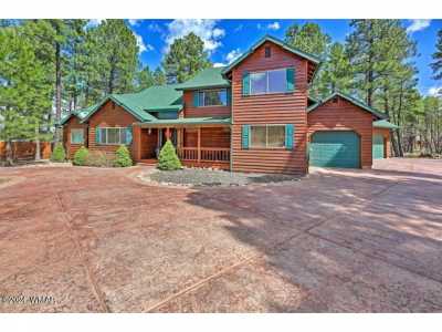 Home For Sale in Pinetop, Arizona