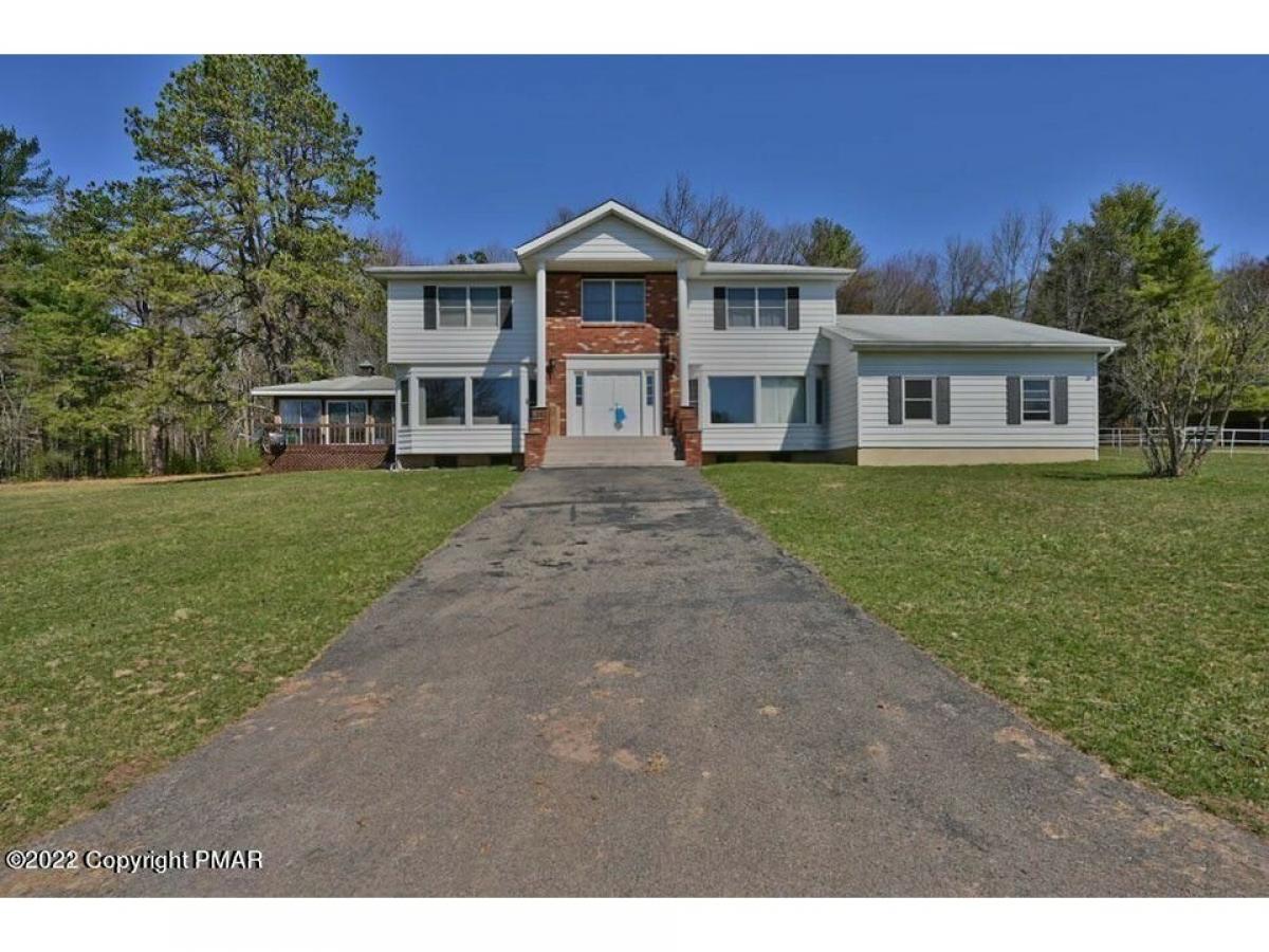 Picture of Home For Sale in Cresco, Pennsylvania, United States