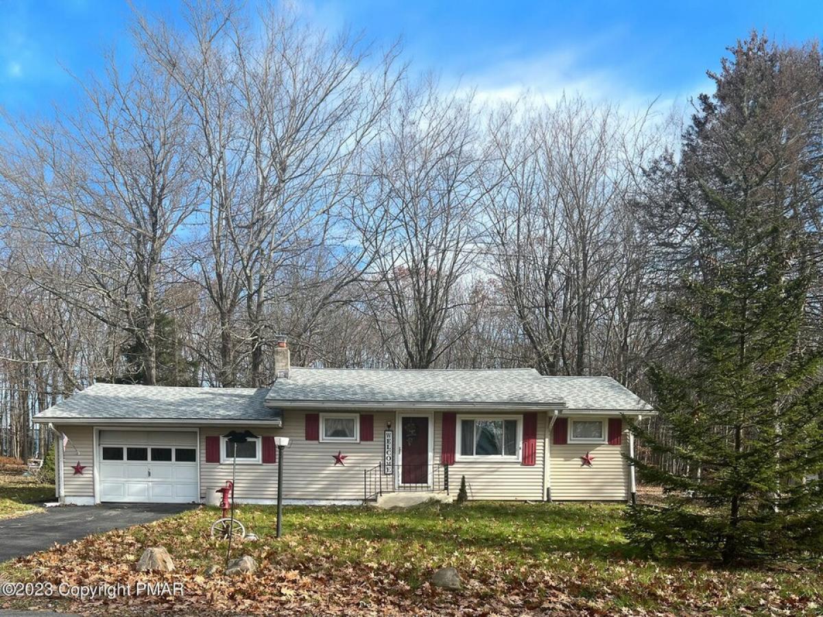 Picture of Home For Sale in Pocono Summit, Pennsylvania, United States