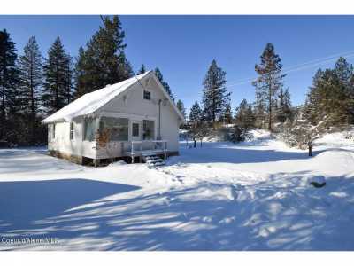 Home For Sale in Moyie Springs, Idaho