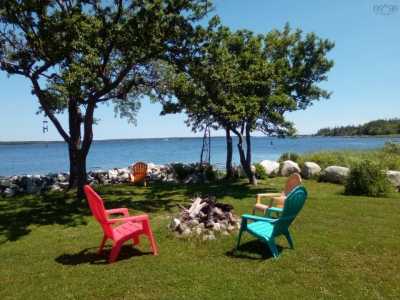 Home For Sale in Port Clyde, Canada