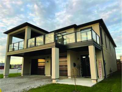 Home For Sale in Dunnville, Canada