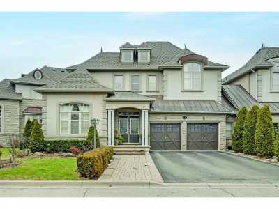 Home For Sale in Oakville, Canada