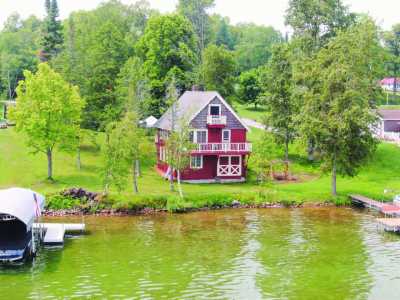 Home For Sale in Hubbard Lake, Michigan