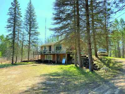 Home For Sale in Hubbard Lake, Michigan