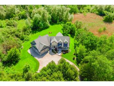 Home For Sale in Puslinch, Canada