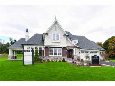 Home For Sale in Dundas, Canada