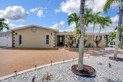 Home For Sale in Pembroke Pines, Florida