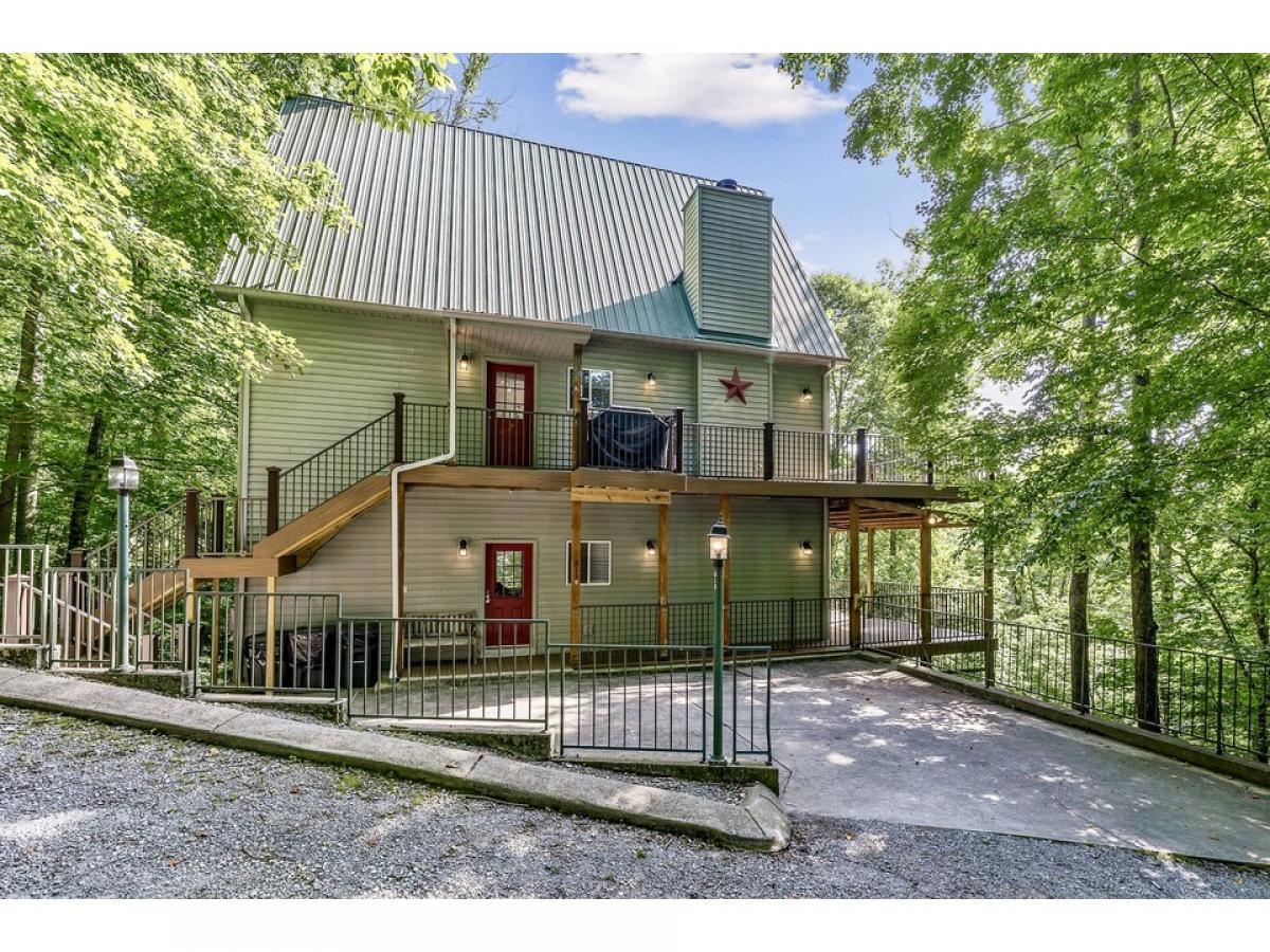 Picture of Home For Sale in Smithville, Tennessee, United States